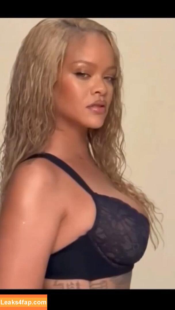 Rihanna / badgalriri leaked photo photo #2506