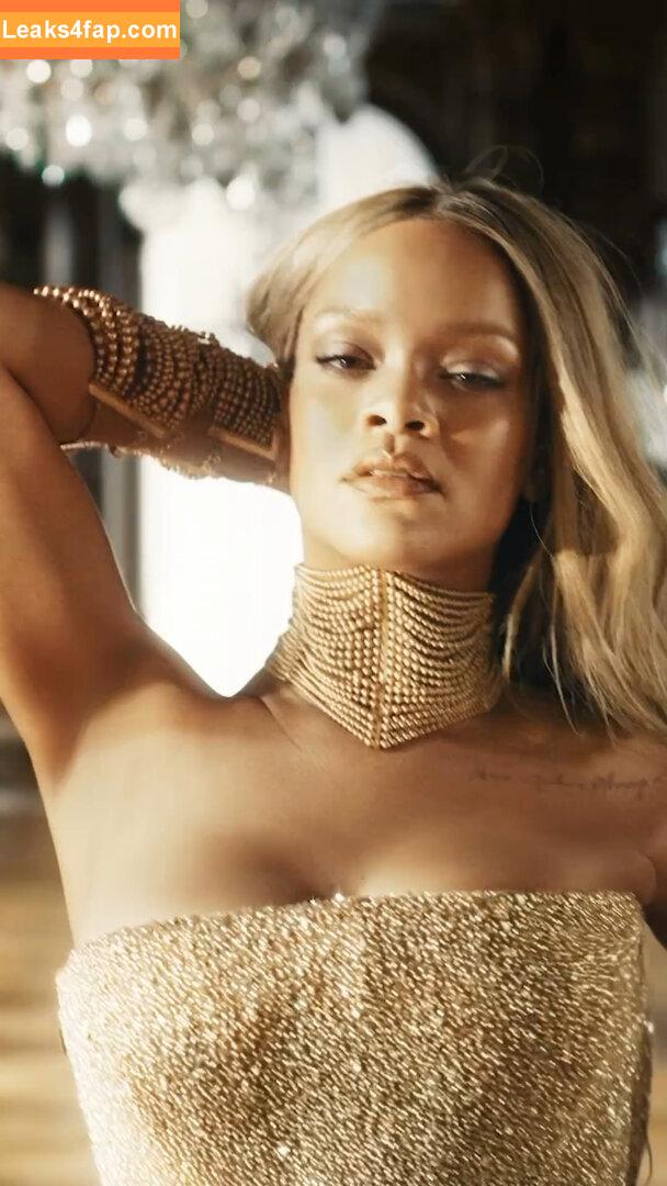 Rihanna / badgalriri leaked photo photo #2605