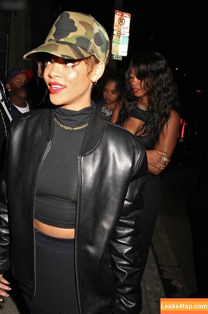 Rihanna / badgalriri leaked photo photo #2620