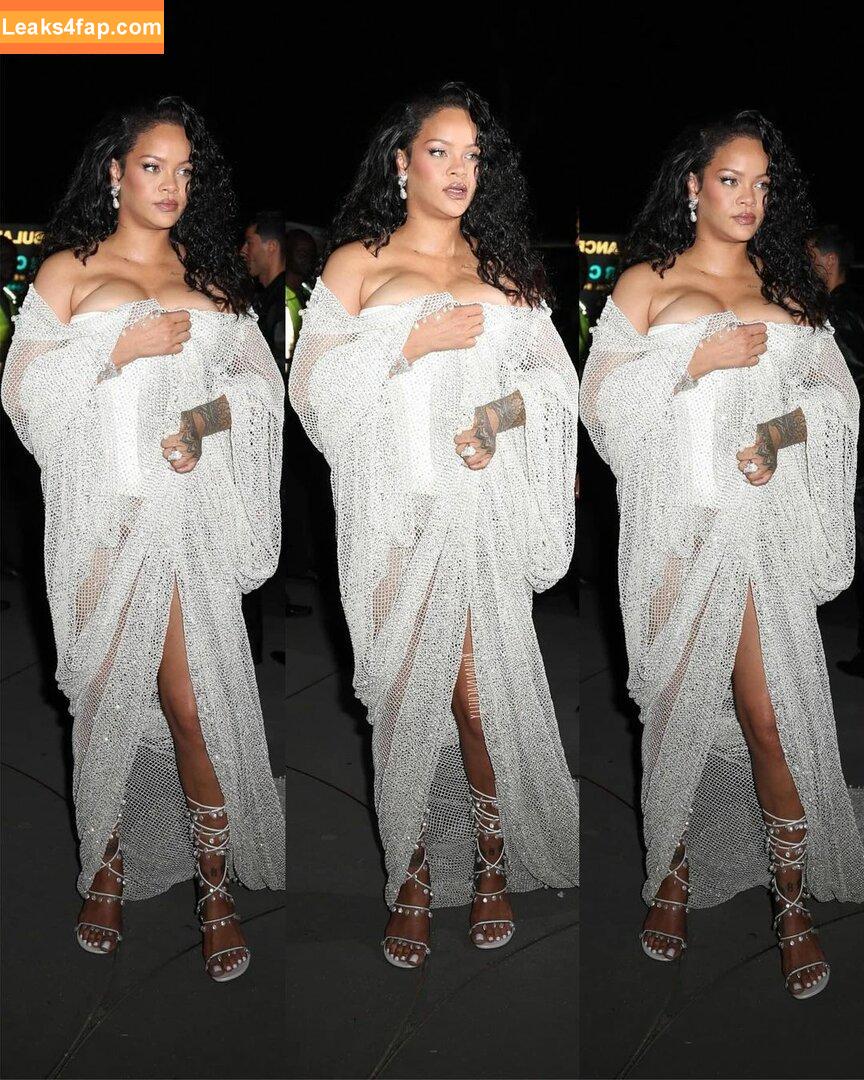 Rihanna / badgalriri leaked photo photo #2641
