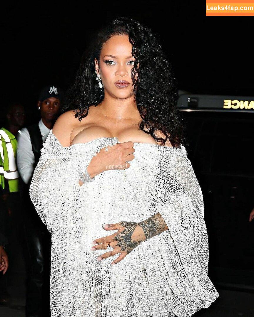 Rihanna / badgalriri leaked photo photo #2643