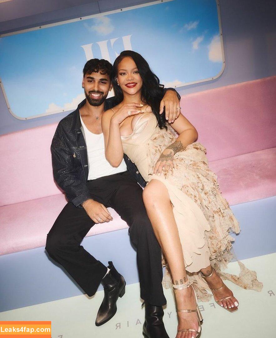 Rihanna / badgalriri leaked photo photo #2743