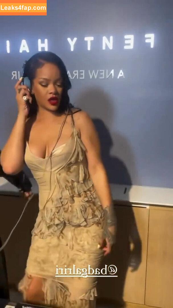 Rihanna / badgalriri leaked photo photo #2760