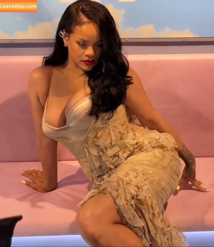 Rihanna / badgalriri leaked photo photo #2762