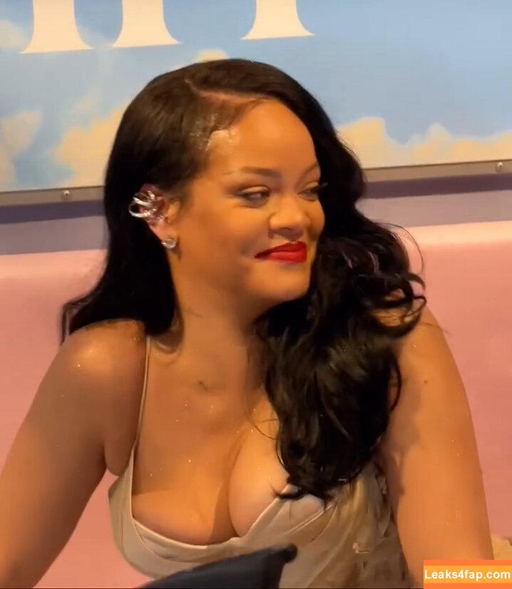 Rihanna / badgalriri leaked photo photo #2767