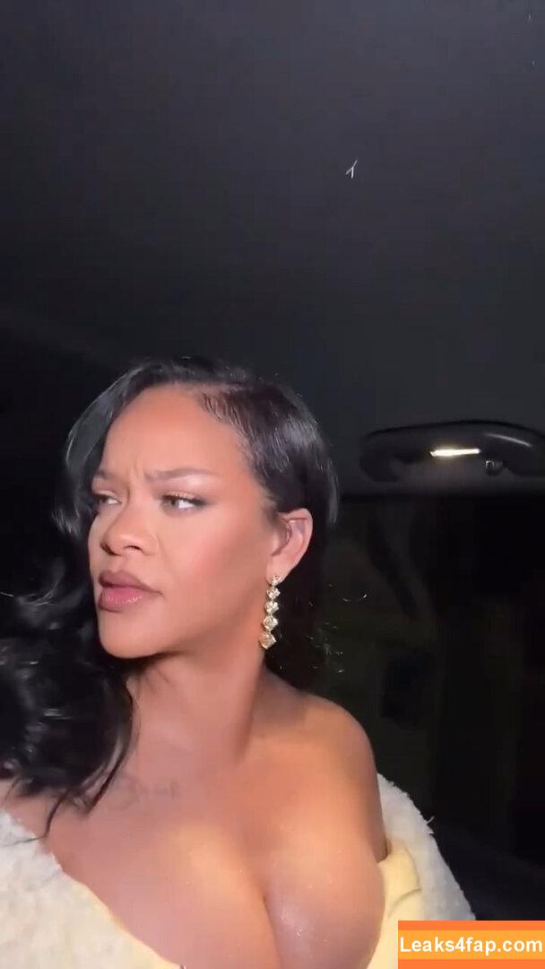 Rihanna / badgalriri leaked photo photo #2772
