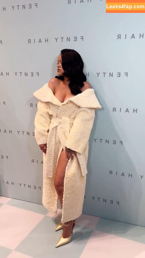 Rihanna / badgalriri leaked photo photo #2774