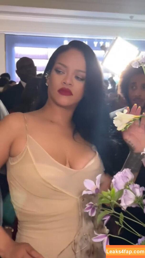 Rihanna / badgalriri leaked photo photo #2777
