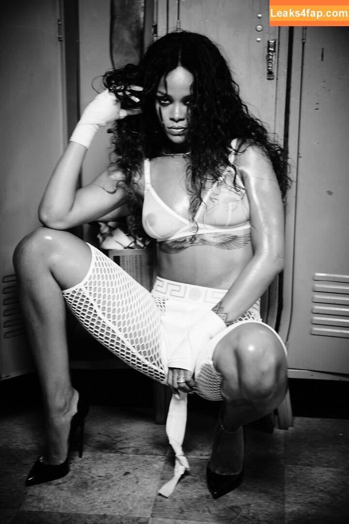 Rihanna / badgalriri leaked photo photo #2785