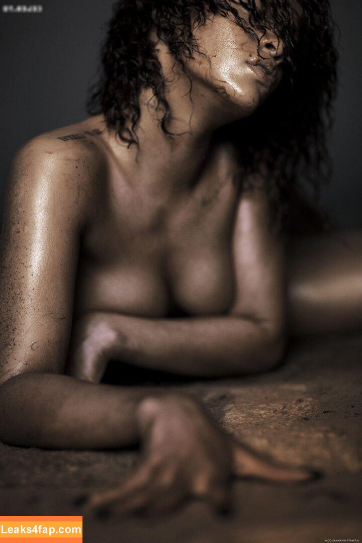 Rihanna / badgalriri leaked photo photo #2843