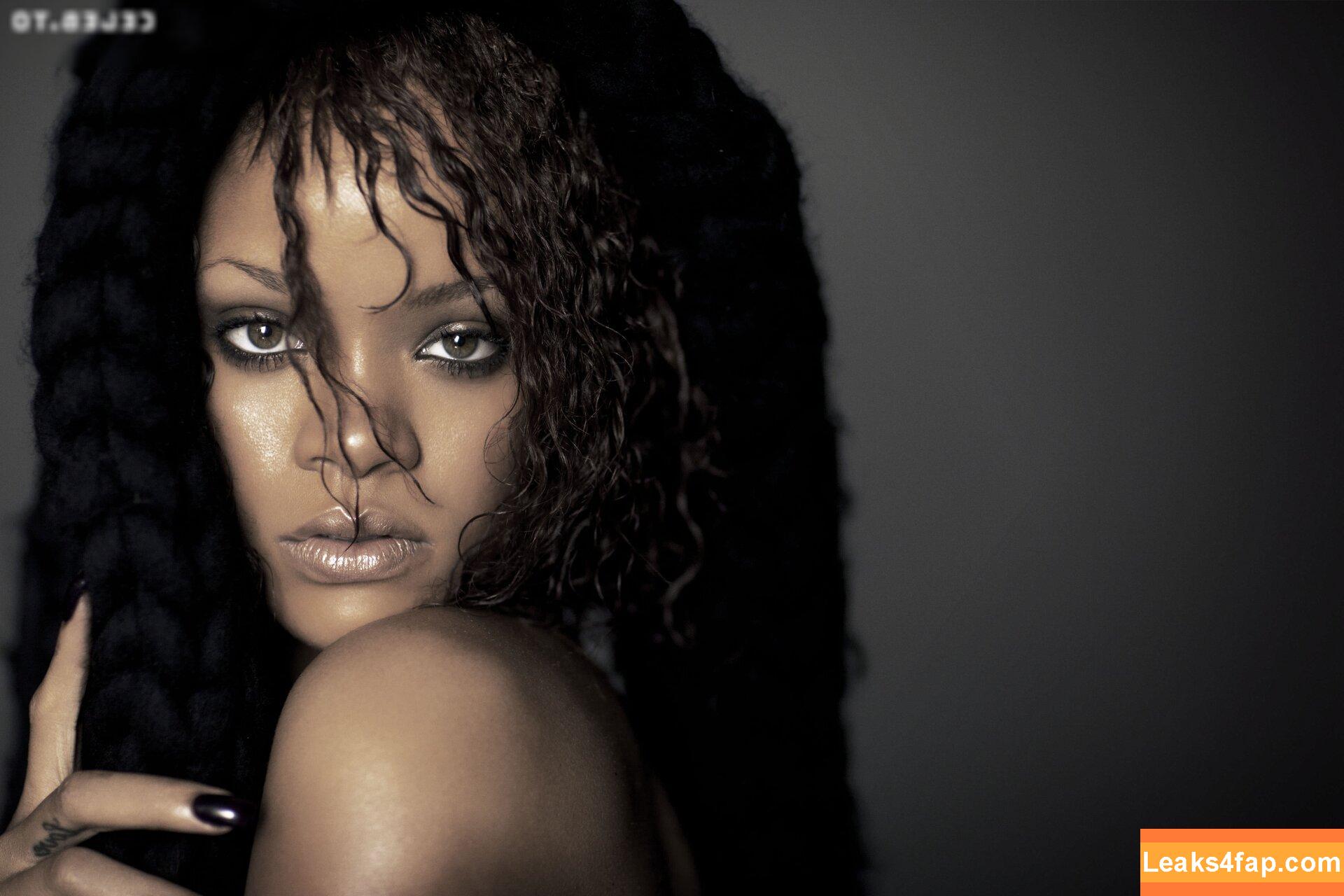 Rihanna / badgalriri leaked photo photo #2850