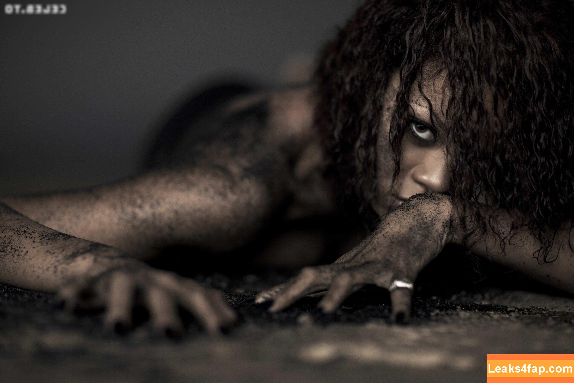 Rihanna / badgalriri leaked photo photo #2854