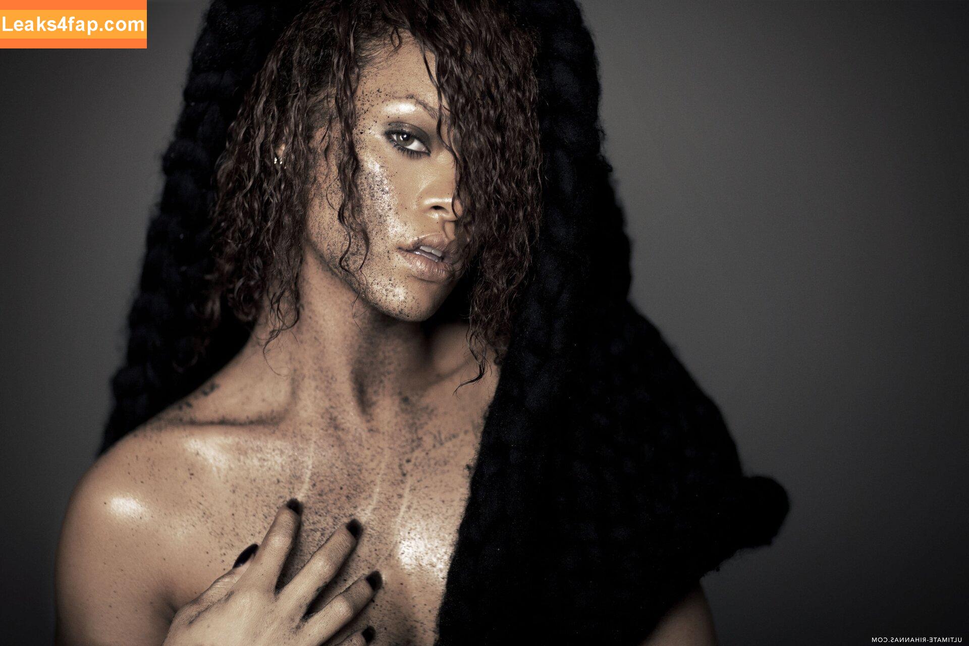 Rihanna / badgalriri leaked photo photo #2855