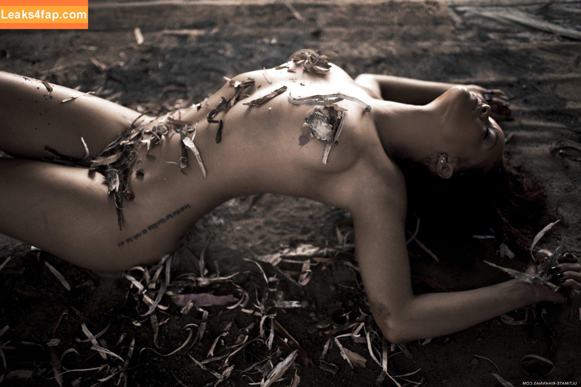 Rihanna / badgalriri leaked photo photo #2861