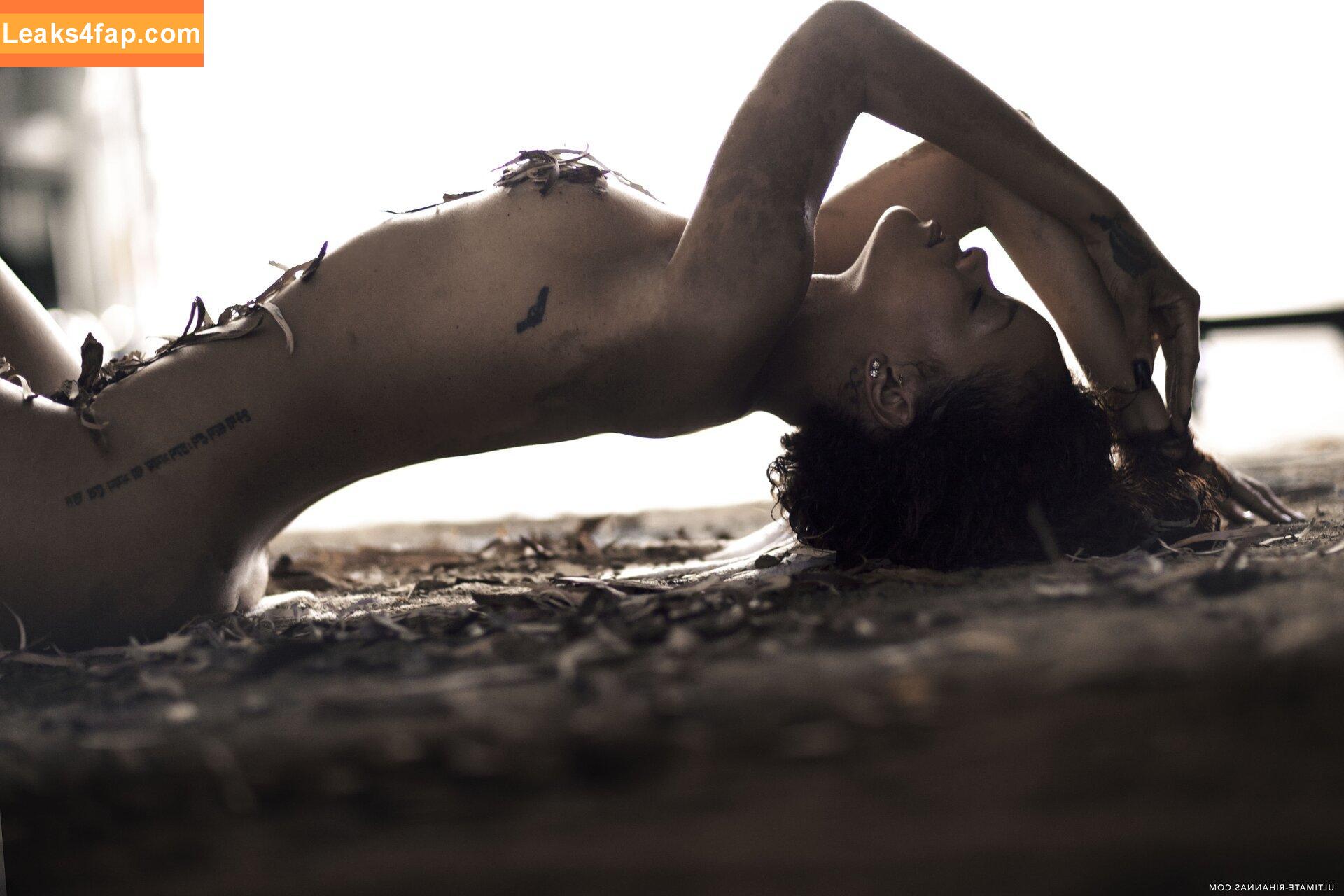 Rihanna / badgalriri leaked photo photo #2865