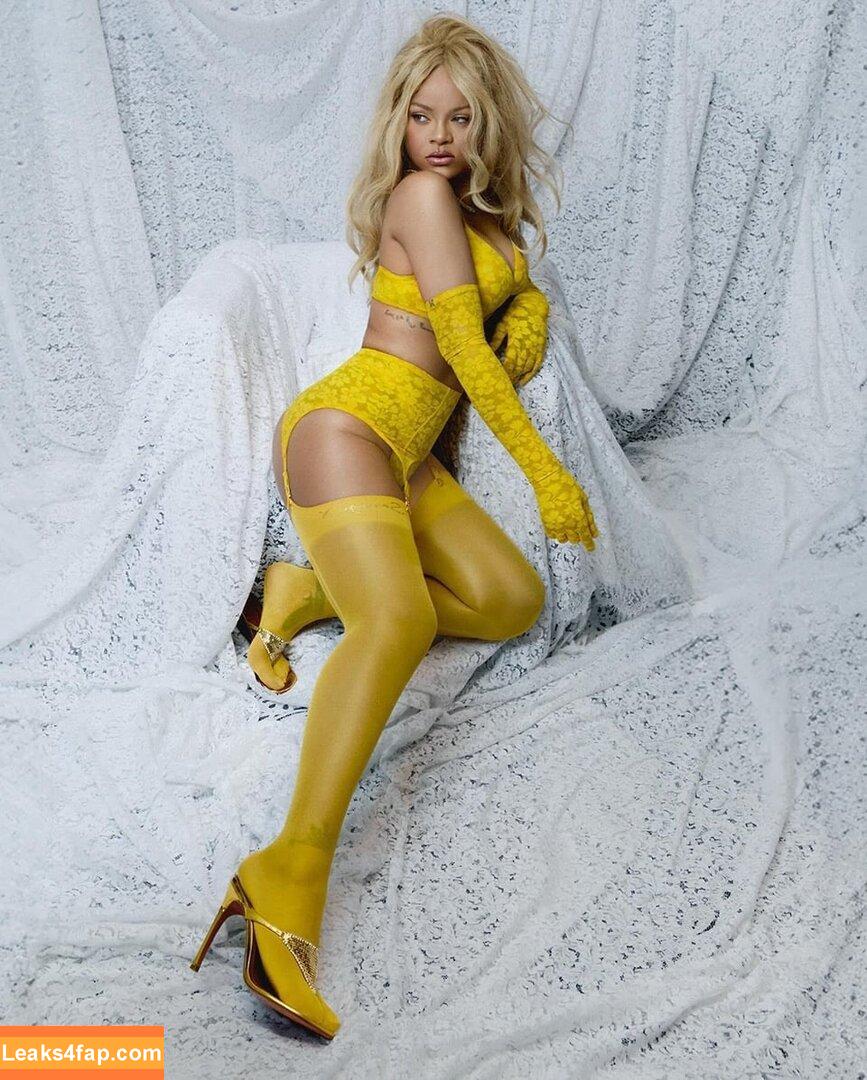 Rihanna / badgalriri leaked photo photo #2875