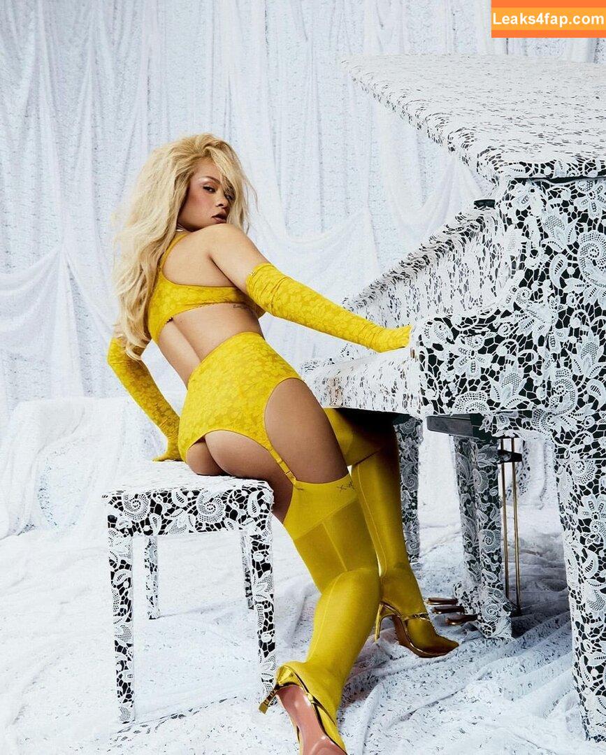 Rihanna / badgalriri leaked photo photo #2876