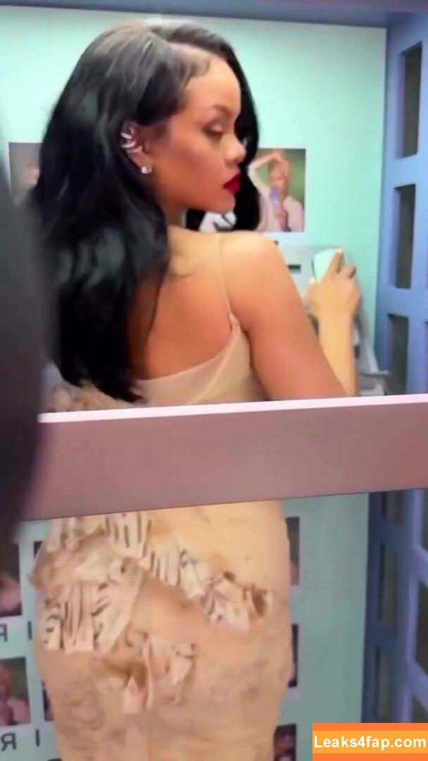 Rihanna / badgalriri leaked photo photo #2877