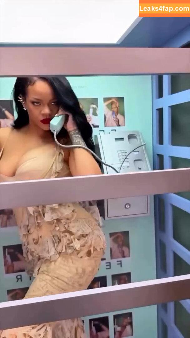 Rihanna / badgalriri leaked photo photo #2884