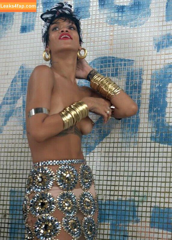 Rihanna / badgalriri leaked photo photo #2885