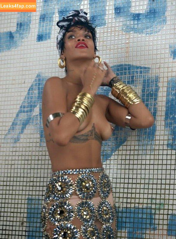 Rihanna / badgalriri leaked photo photo #2887