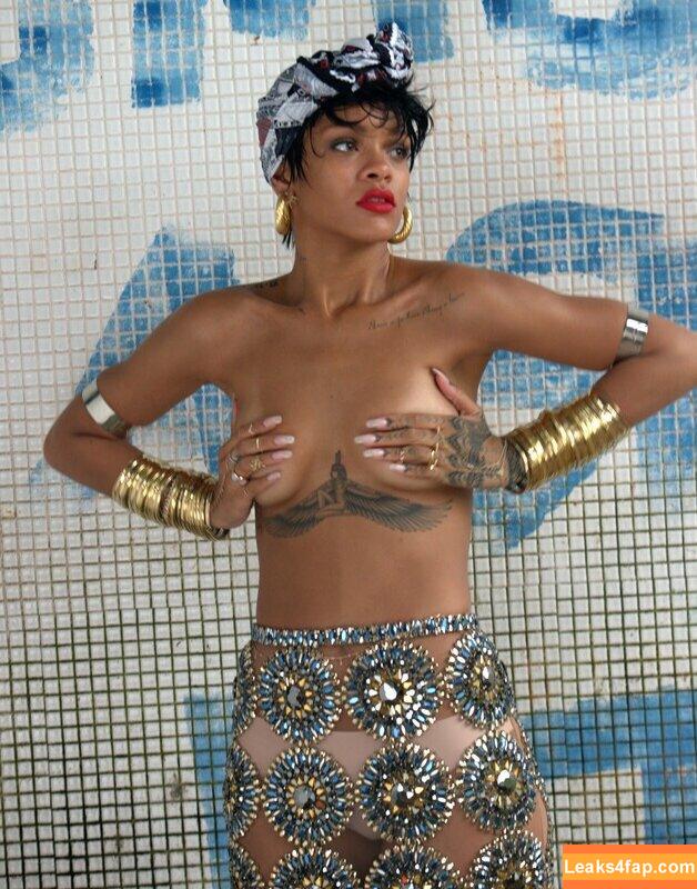 Rihanna / badgalriri leaked photo photo #2891