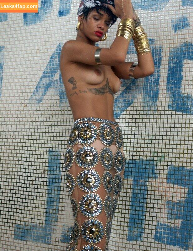 Rihanna / badgalriri leaked photo photo #2893