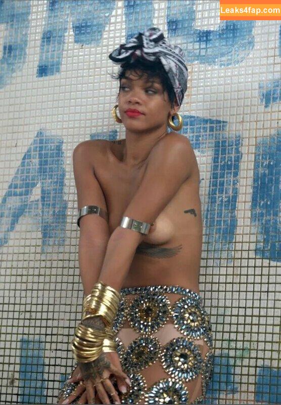 Rihanna / badgalriri leaked photo photo #2897