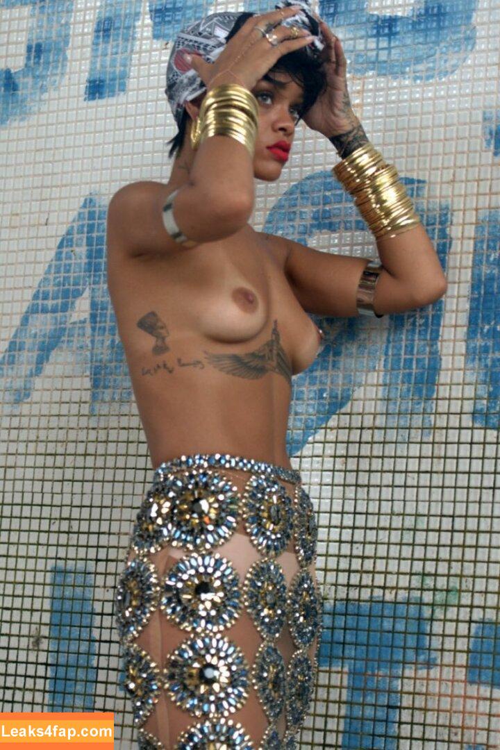 Rihanna / badgalriri leaked photo photo #2898