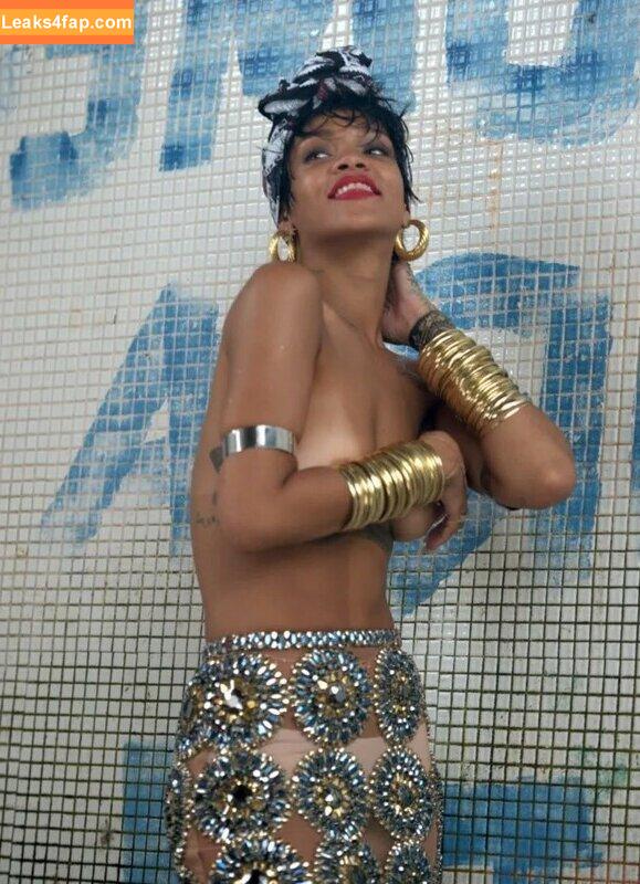 Rihanna / badgalriri leaked photo photo #2901