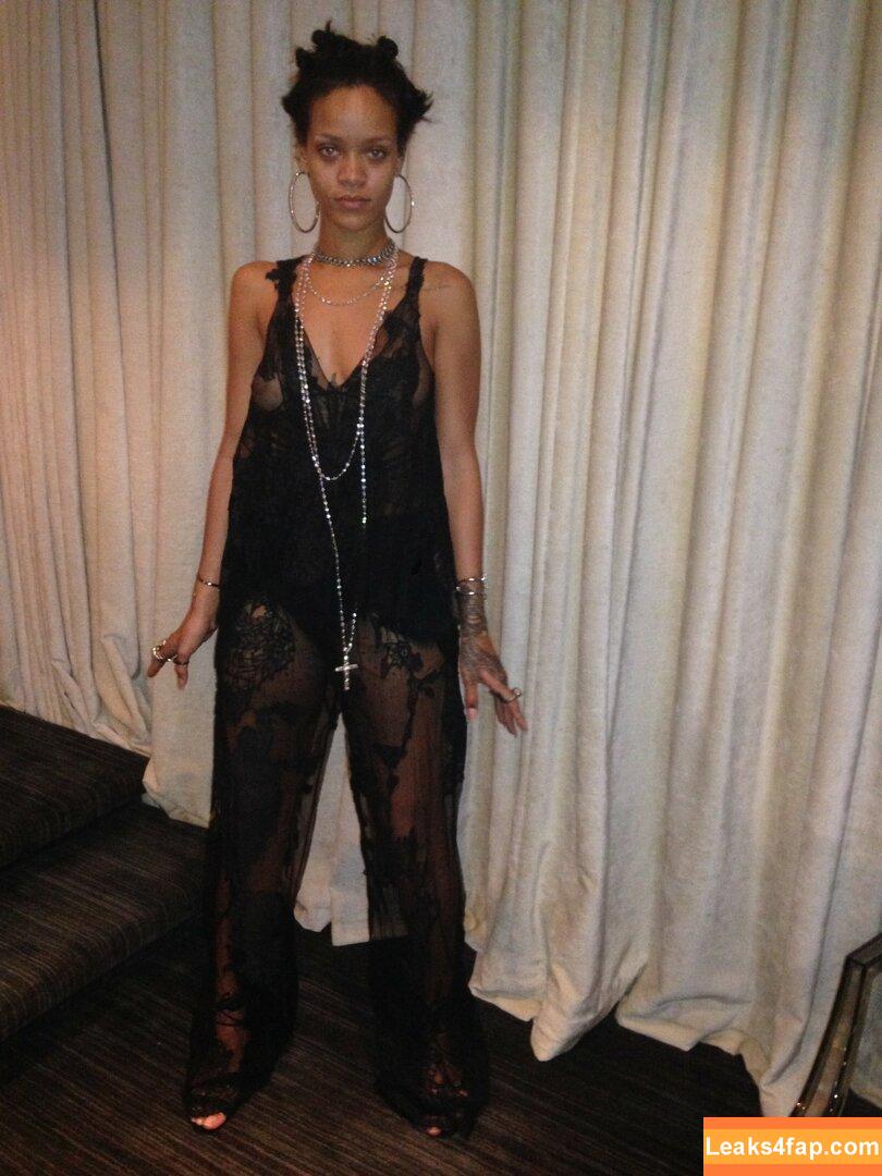 Rihanna / badgalriri leaked photo photo #2918