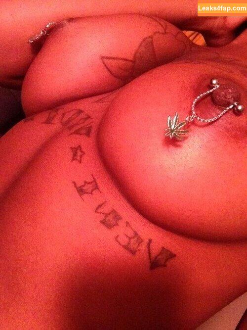 Rihanna / badgalriri leaked photo photo #2926