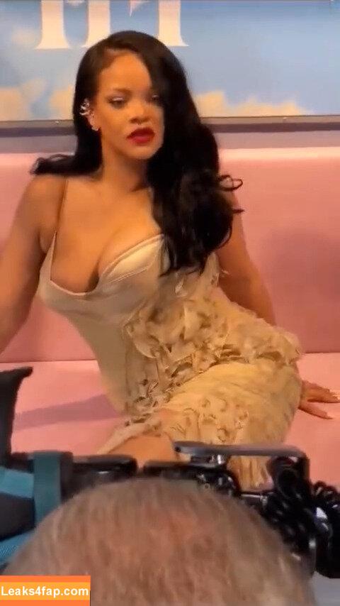 Rihanna / badgalriri leaked photo photo #2961