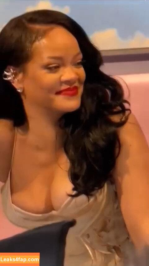 Rihanna / badgalriri leaked photo photo #2965