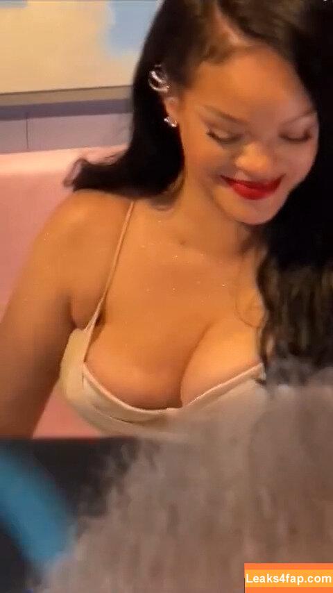 Rihanna / badgalriri leaked photo photo #2966