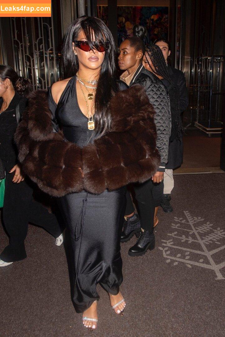 Rihanna / badgalriri leaked photo photo #2993