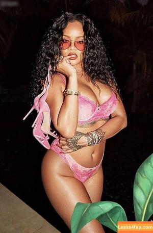 Rihanna photo #2002