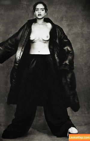 Rihanna photo #2082