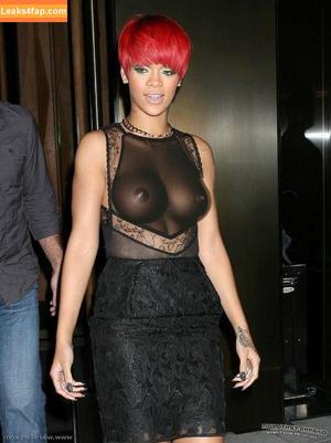 Rihanna photo #2125
