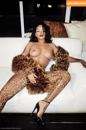 Rihanna photo #2134