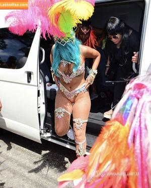 Rihanna photo #2155