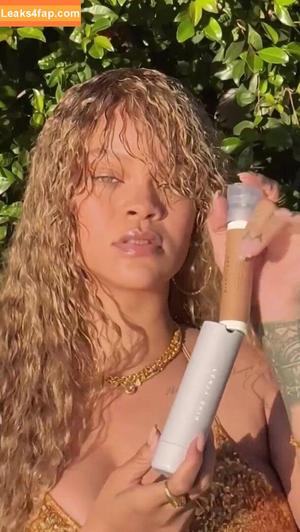 Rihanna photo #2191