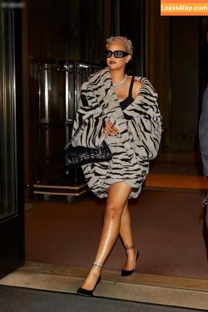 Rihanna photo #2196