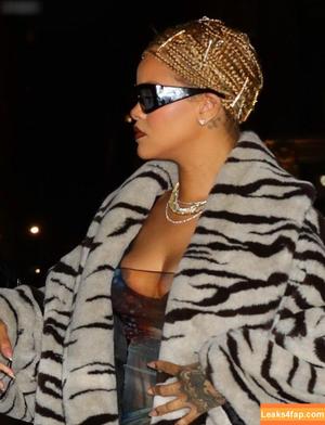 Rihanna photo #2202