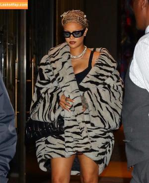 Rihanna photo #2207