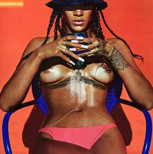 Rihanna photo #2216