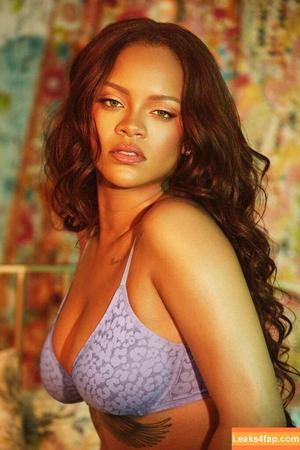 Rihanna photo #2228