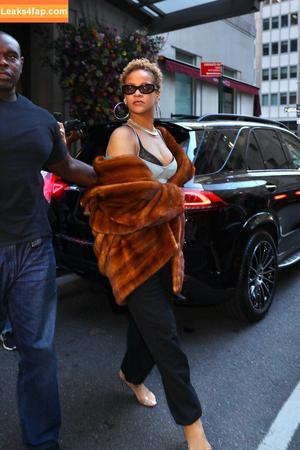 Rihanna photo #2248