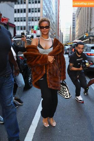 Rihanna photo #2249