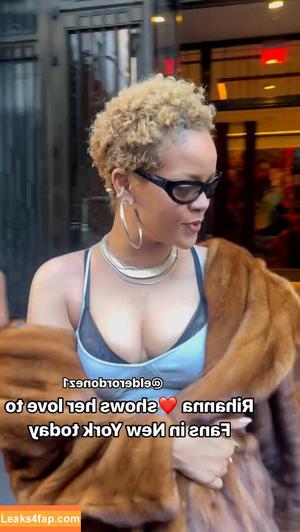 Rihanna photo #2255